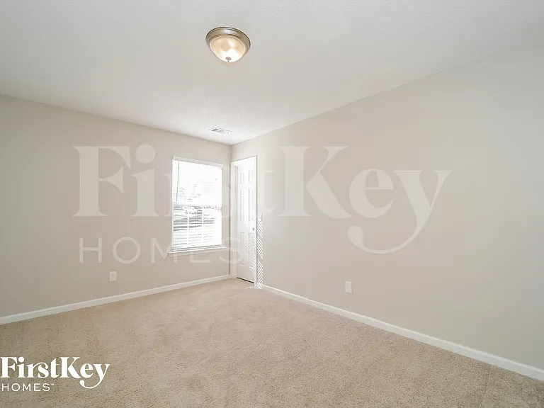 1059 Grandview Cir — Photo 15