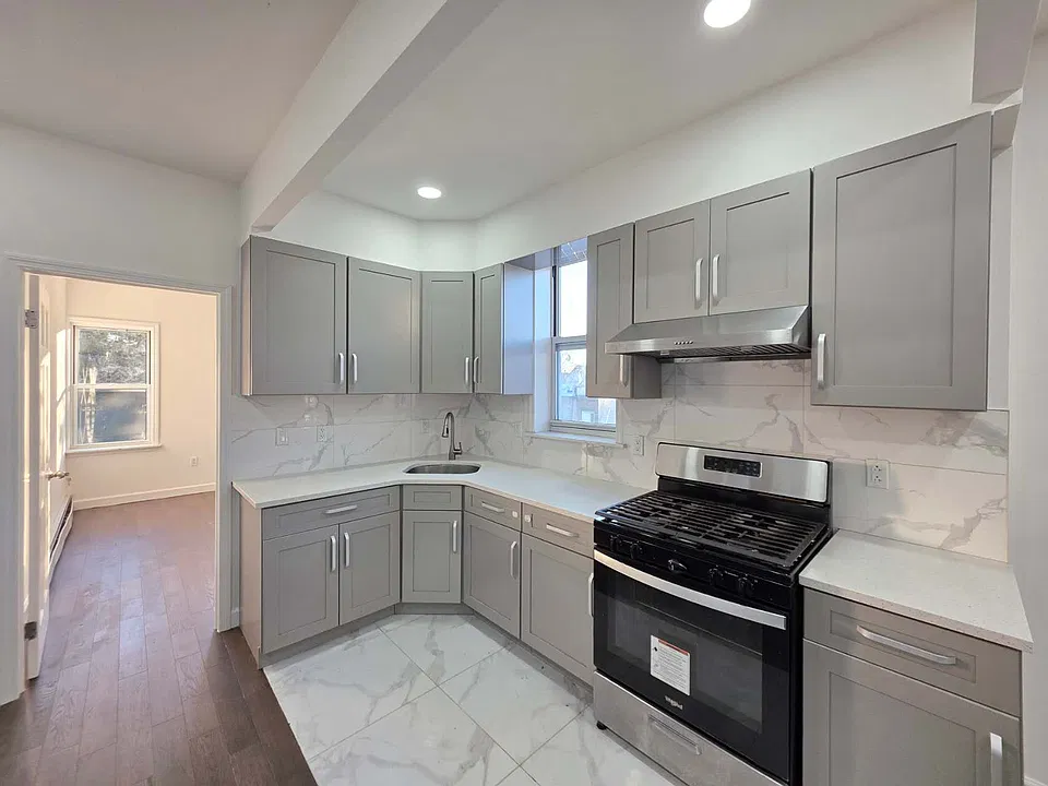 2062 Bath Ave #3