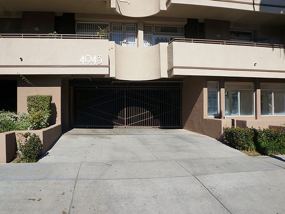 3rd image of 4943 Rosewood Ave APT 101