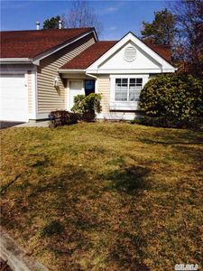 11 Sayville Ct, Ridge, NY, 11961