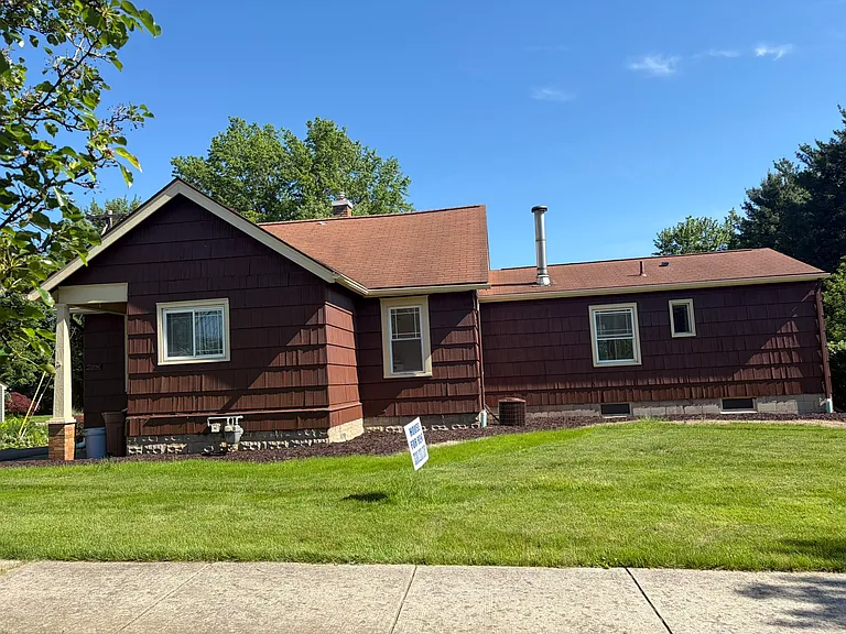 254 E Main St — Photo 1