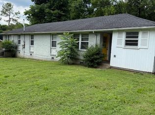 1030 Drummond Dr #B, Nashville, TN 37211