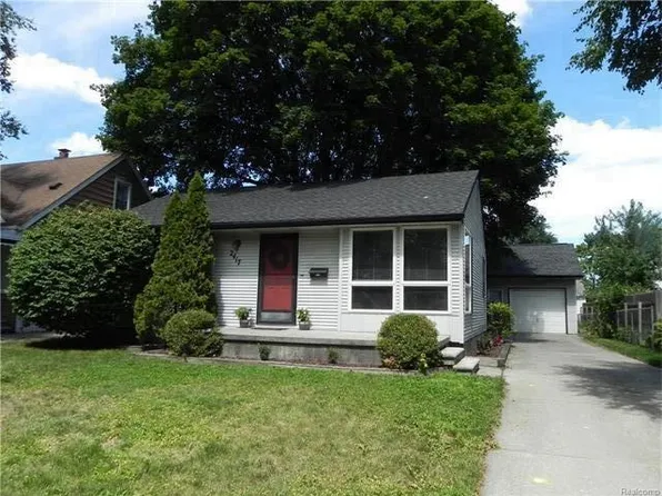 2417 Barrett Ave, Royal Oak, MI 48067