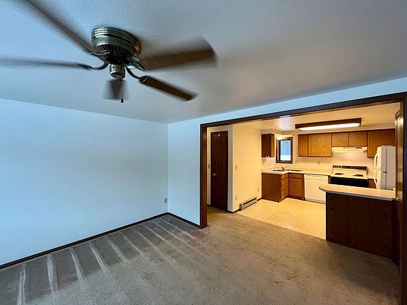 5th image of 180 W Hill Rd APT 3