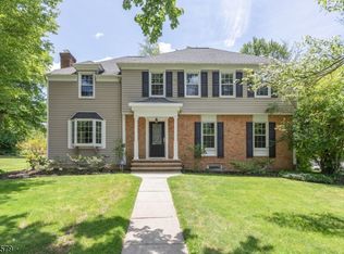 2 Deerpath Ln, Berkeley Heights, NJ 07922