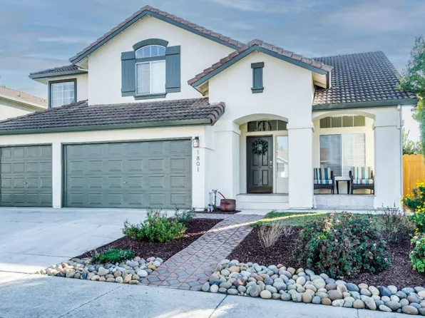 1801 Hemlock Ct, Hollister, CA 95023