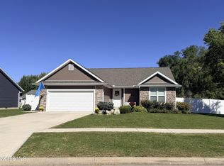1180 Kennsington Dr, Findlay, OH 45840