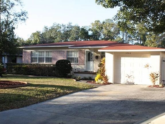 1204 Edgewater Ct