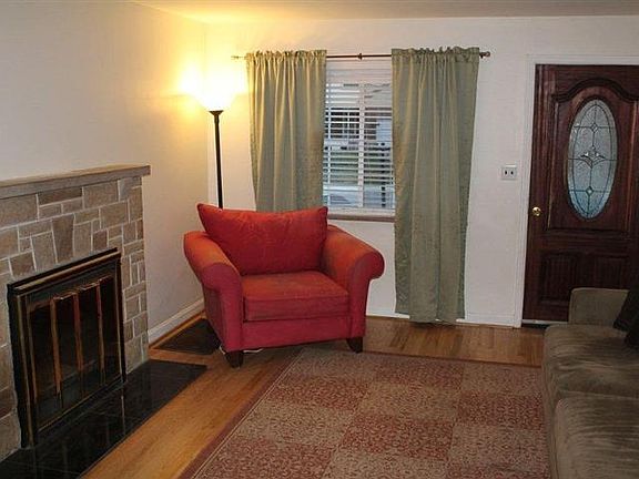 2nd image of 2807 Cortelyou Pl