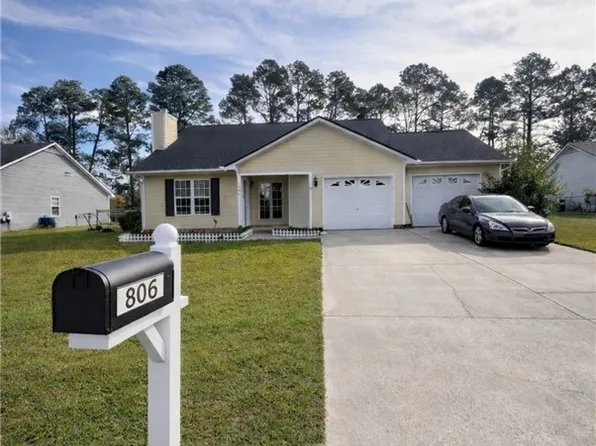 806 S Buckeye Dr, Raeford, NC 28376