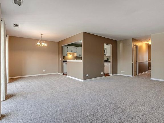 4th image of 114 Sussex Cir Unit B2