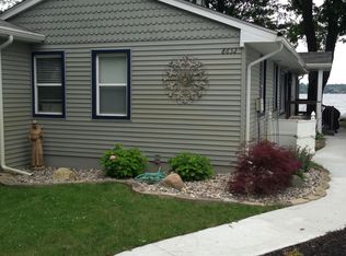 8652 Rushside Dr, Pinckney, MI 48169