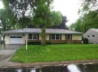 8025 32nd Ave N, Crystal, MN 55427