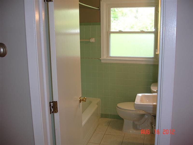 1st image of 482 Wellesley Ave