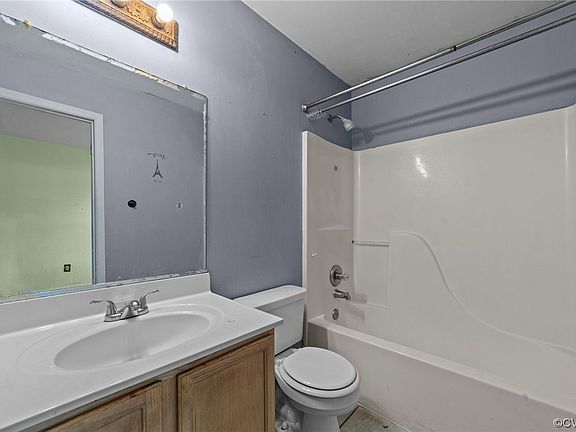 2nd image of 135 Liberty Ave