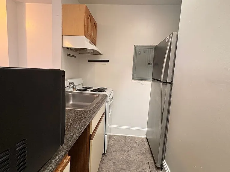 112 E. Preston St — Photo 8