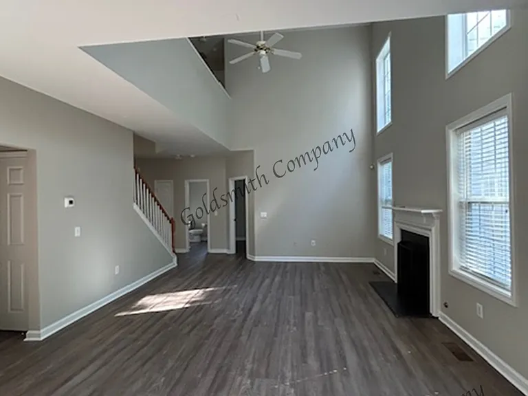 528 Collingsworth Ln — Photo 7