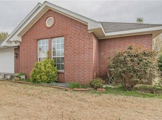 33 W Northaven St, Farmington, AR 72730