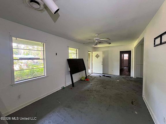 4th image of 1789 Wood Glen Dr