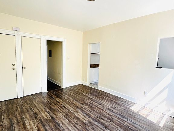 5th image of 289 Communipaw Ave #2L