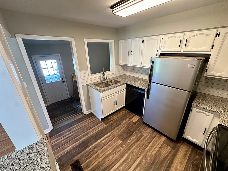 8106 Royal Dr — Photo 15