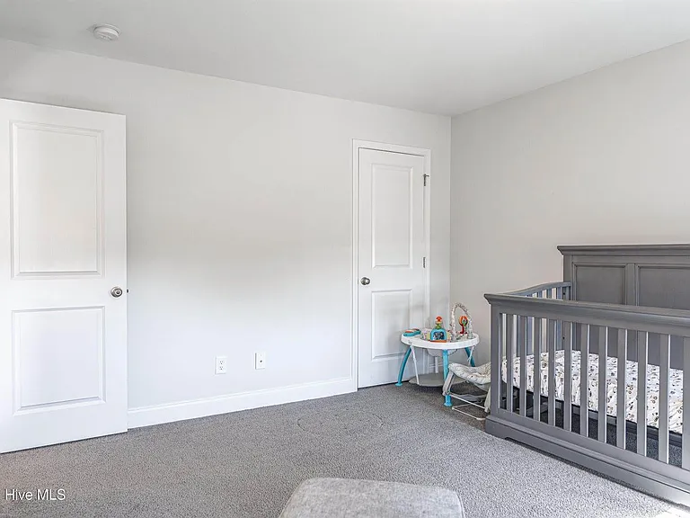 104 Sierra Dr — Photo 24