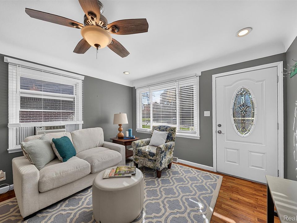 88 Potter Dr, photo 13