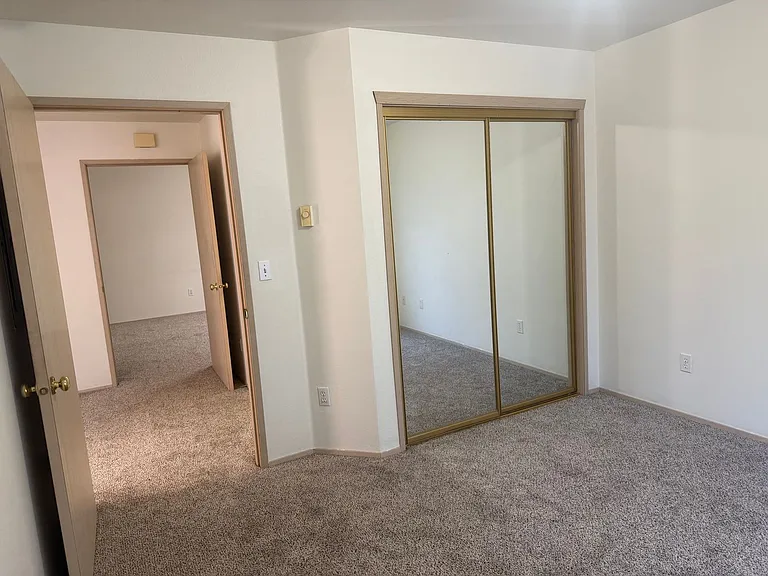 3208 Rockefeller Ave — Photo 4
