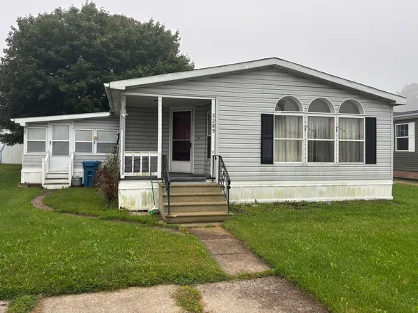 3289 Fallsmoor St, Jackson, MI 49201