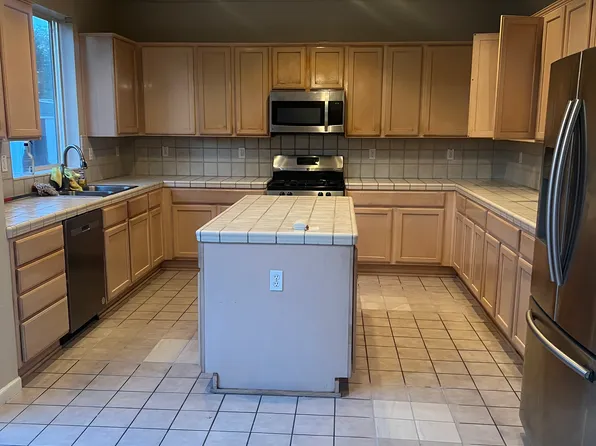 281 Barnhart Cir, Sacramento, CA 95835