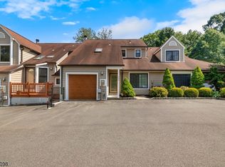 305 Betty Ln, Mine Hill, NJ 07803