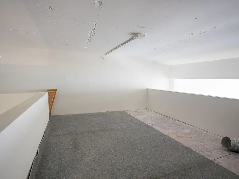 Garfield Lofts — Photo 32