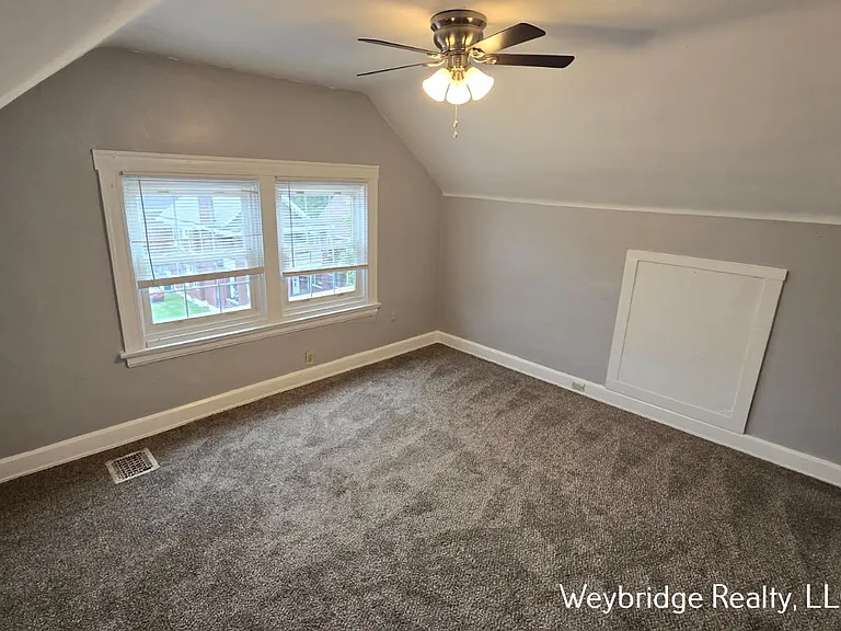 Gilbert 3209 — Photo 11