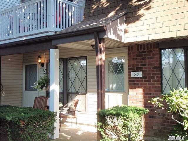 1st image of 90 Cambridge Dr W