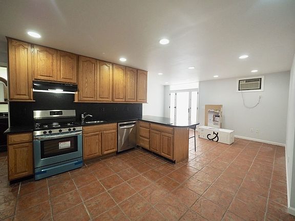 2nd image of 23-11A Broadway #1F