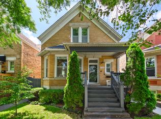 2722 N Sacramento Ave, Chicago, IL 60647
