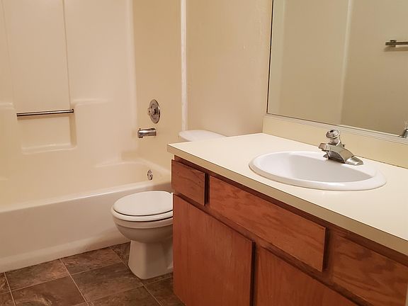 4th image of 452 E 1935 N APT 5
