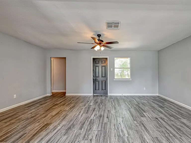 8623 Valley Forest Dr — Photo 12