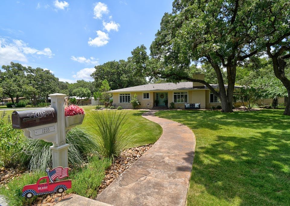 2nd image of 1235 Virginia Dr