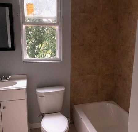 5th image of 625 Bramhall Ave #7