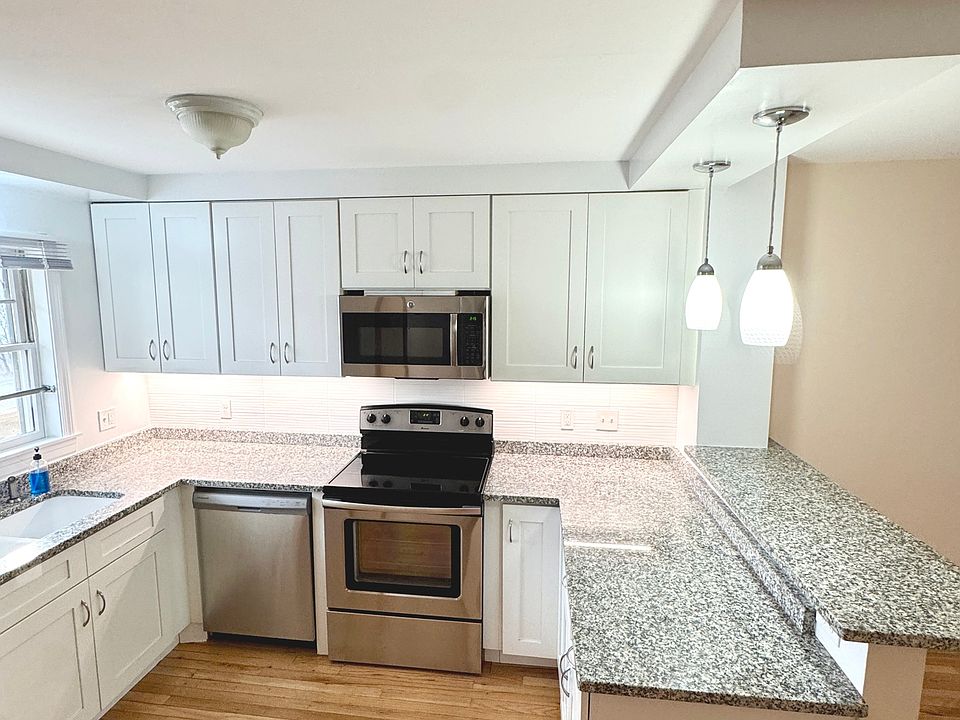 1st image of 256 Washington Blvd APT 14