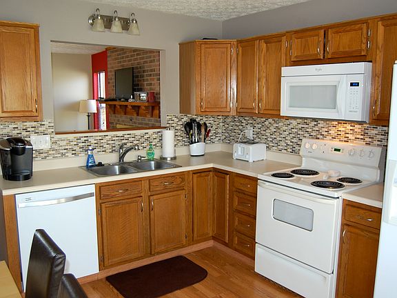 4th image of 7977 Bearcreek Dr
