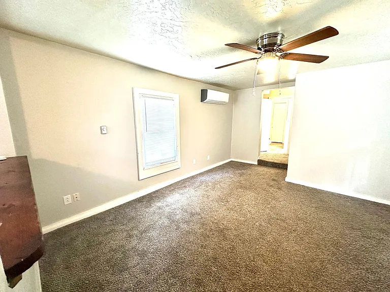 304 N Webb St — Photo 7