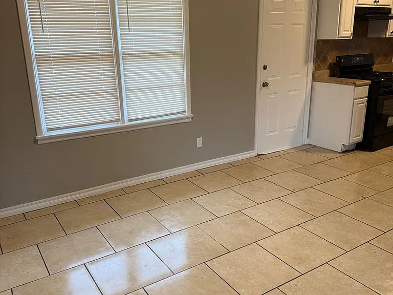 5609 S Rockwood Ave — Photo 5