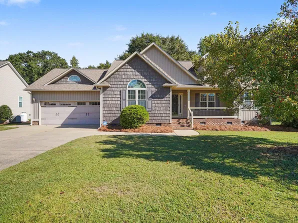 121 Hunterwood Pl, Benson, NC 27504