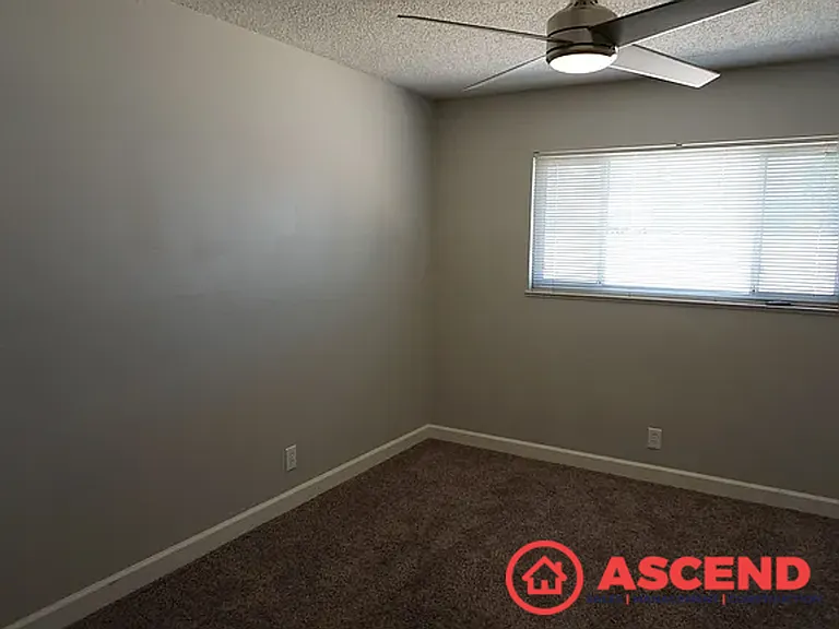 722 Salem St — Photo 10