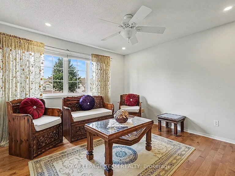 19 Keighley Cir — Photo 7