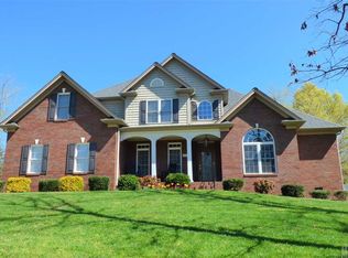4009 Wandering Ln NE, Hickory, NC 28601