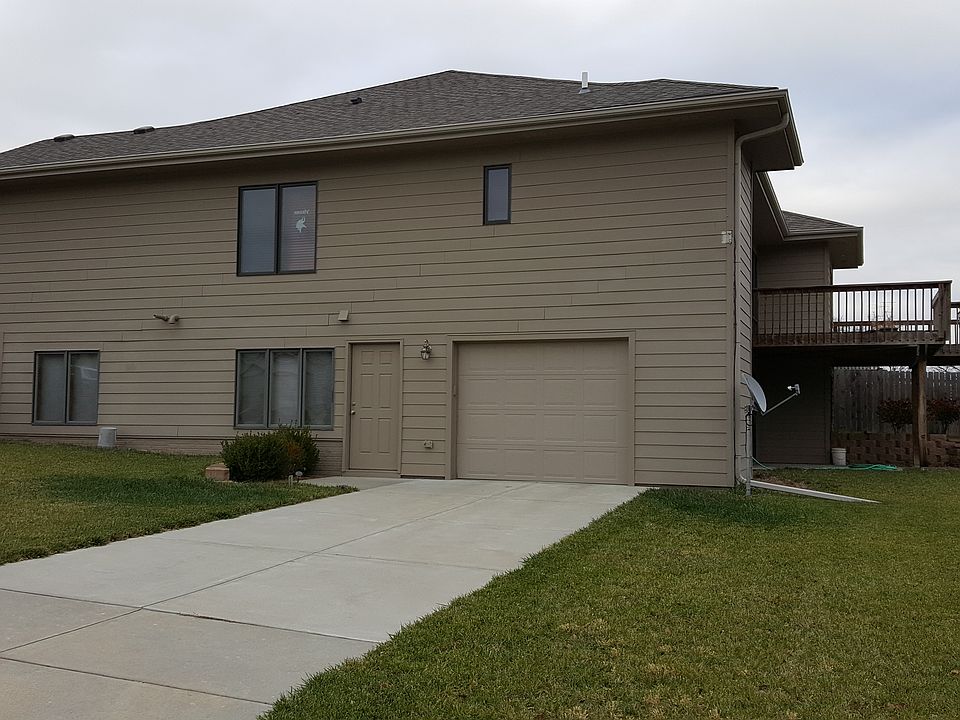 2nd image of 715 Prairie Clover Ln