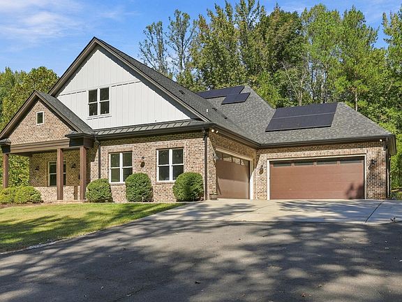 2nd image of 420 Perrytown Rd